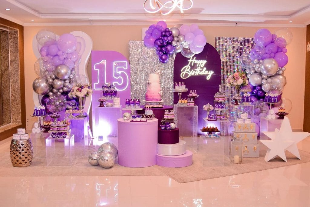 Festa de 15 anos simples: passo a passo (2026) - Colaboradores | Mãe de Adolescente